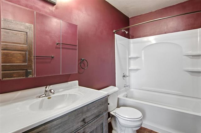 1815 Omaha Street, Eau Claire, WI 54703