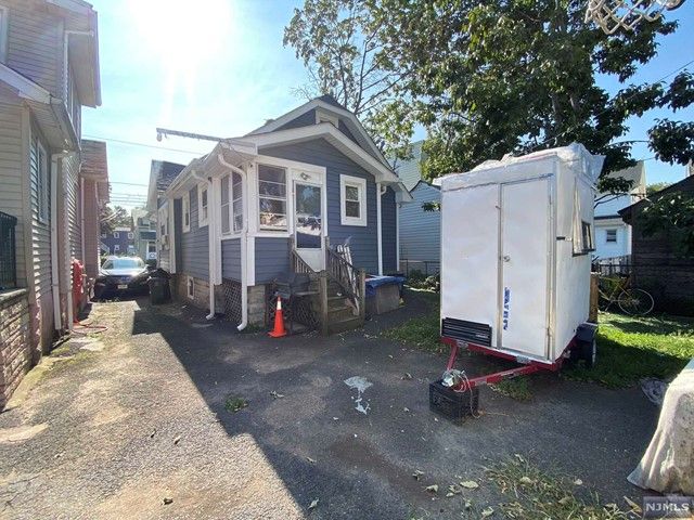 30 Welland Avenue, Irvington, NJ 07111