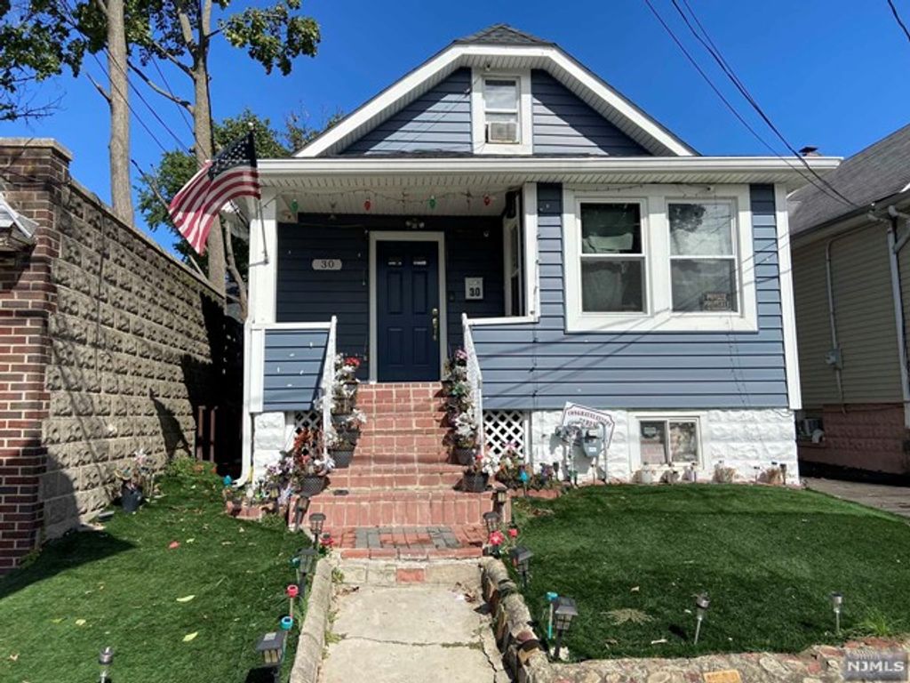 30 Welland Avenue, Irvington, NJ 07111