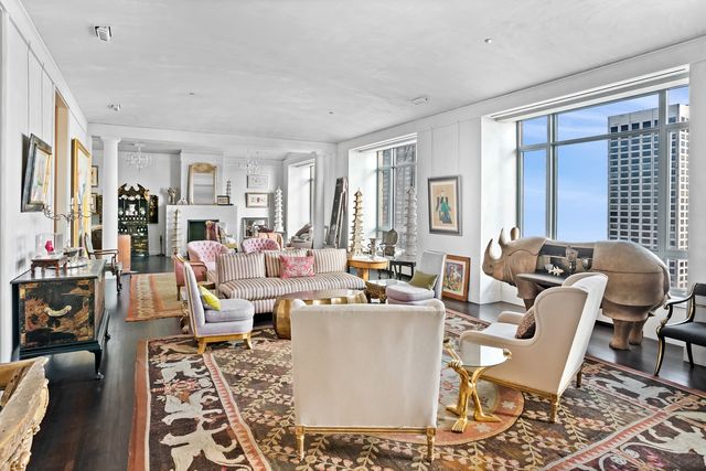 800 N Michigan Avenue 63PH, Chicago, IL 60611