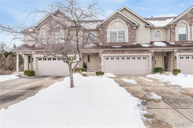 210 Prominence Lane, Lake St Louis, MO 63367