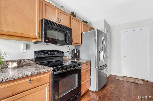 210 Prominence Lane, Lake St Louis, MO 63367