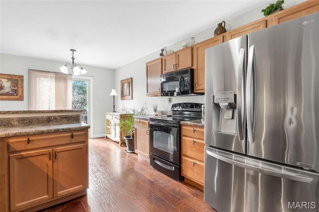 210 Prominence Lane, Lake St Louis, MO 63367