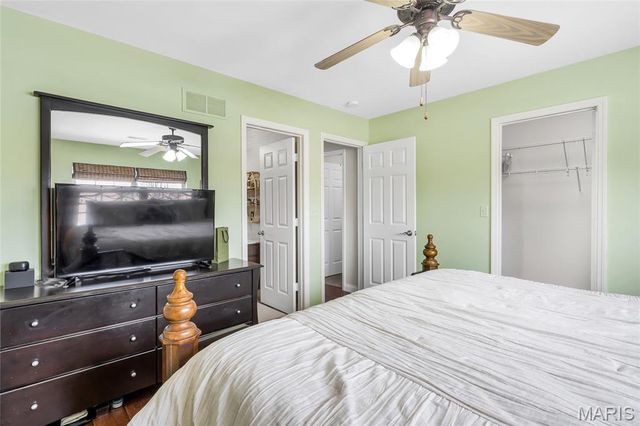 210 Prominence Lane, Lake St Louis, MO 63367