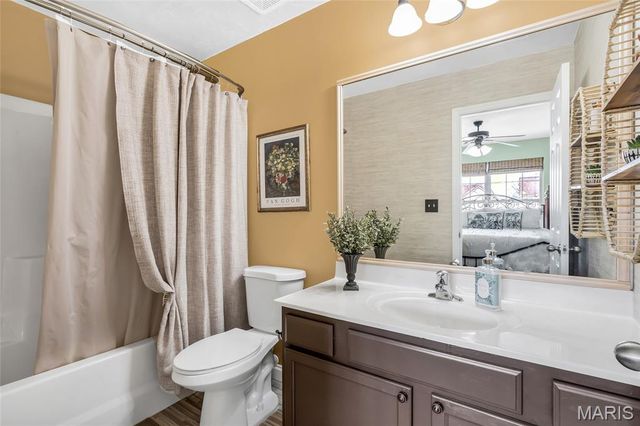 210 Prominence Lane, Lake St Louis, MO 63367