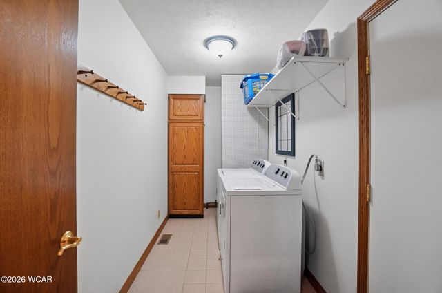 5643 Clover Ridge Drive, Elida, OH 45807