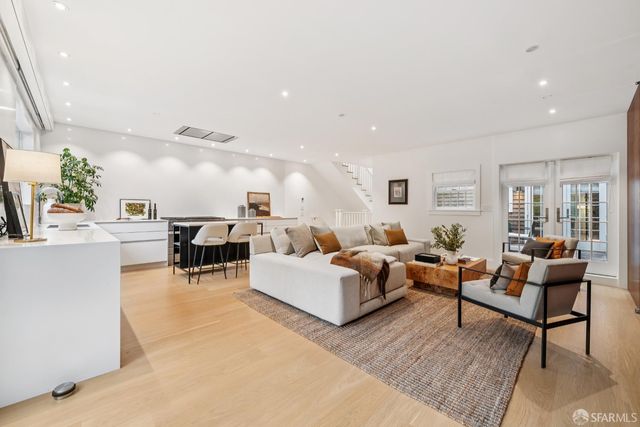 2550 Baker Street, San Francisco, CA 94123