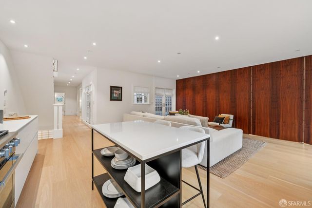 2550 Baker Street, San Francisco, CA 94123