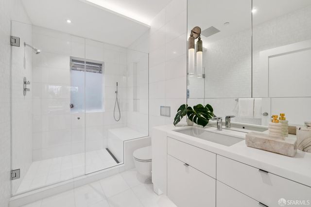 2550 Baker Street, San Francisco, CA 94123