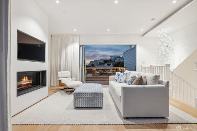 2550 Baker Street, San Francisco, CA 94123