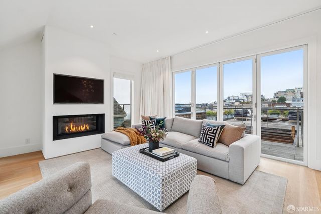 2550 Baker Street, San Francisco, CA 94123