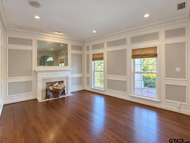 2800 Woodlake Dr, Tyler, TX 75701