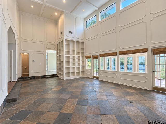 2800 Woodlake Dr, Tyler, TX 75701