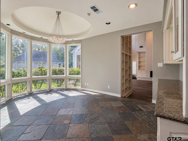 2800 Woodlake Dr, Tyler, TX 75701