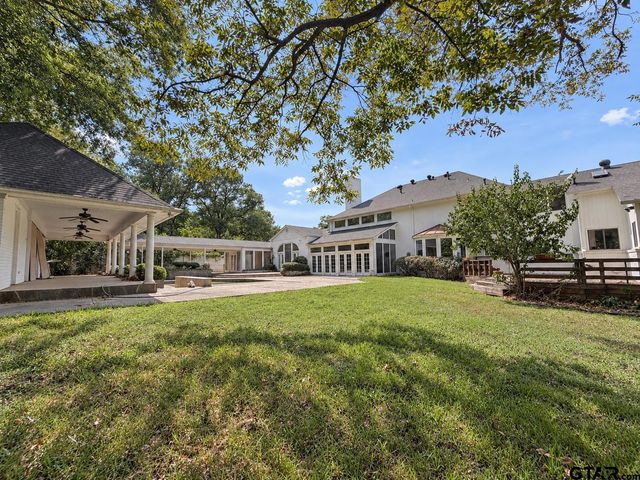 2800 Woodlake Dr, Tyler, TX 75701