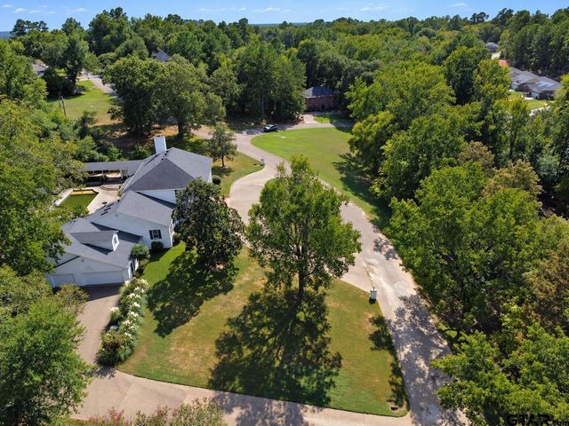 2800 Woodlake Dr, Tyler, TX 75701