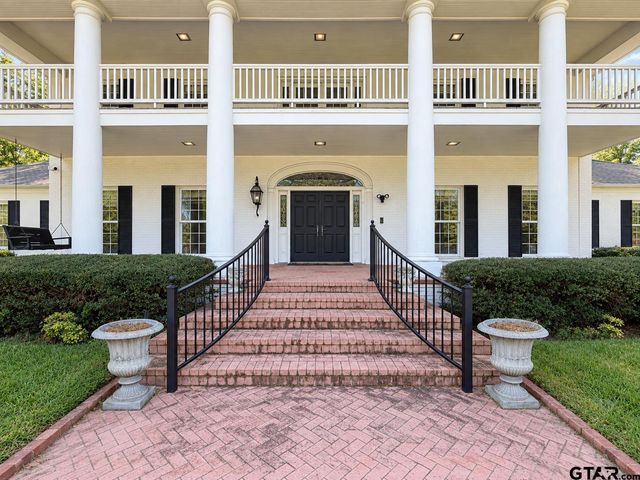2800 Woodlake Dr, Tyler, TX 75701