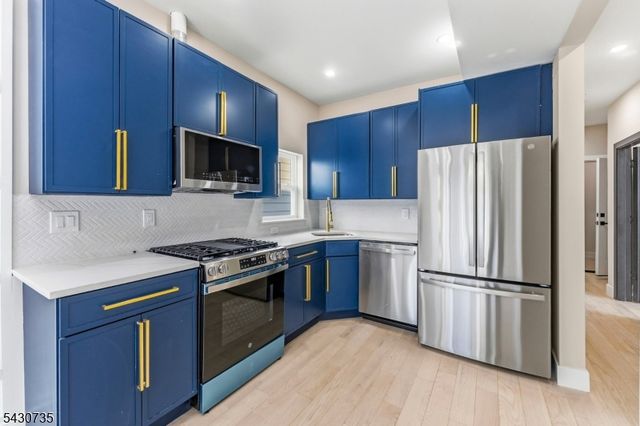 28 Grove Ter, Irvington Twp., NJ 07111