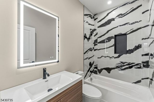 28 Grove Ter, Irvington Twp., NJ 07111