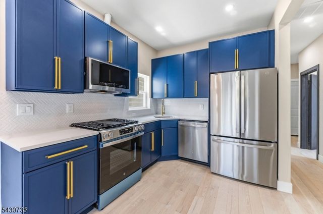 28 Grove Ter, Irvington Twp., NJ 07111