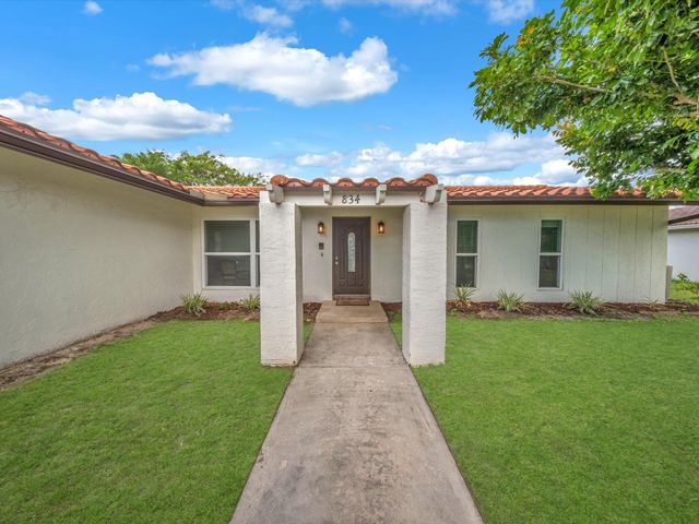 834 Ramblewood Drive, Coral Springs, FL 33071