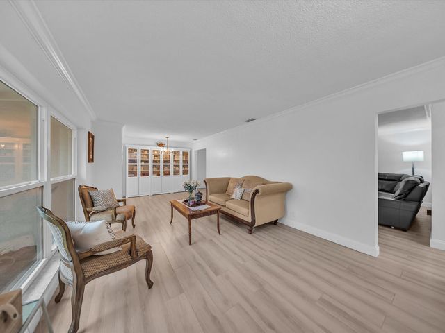 834 Ramblewood Drive, Coral Springs, FL 33071