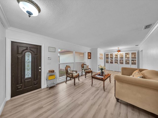 834 Ramblewood Drive, Coral Springs, FL 33071