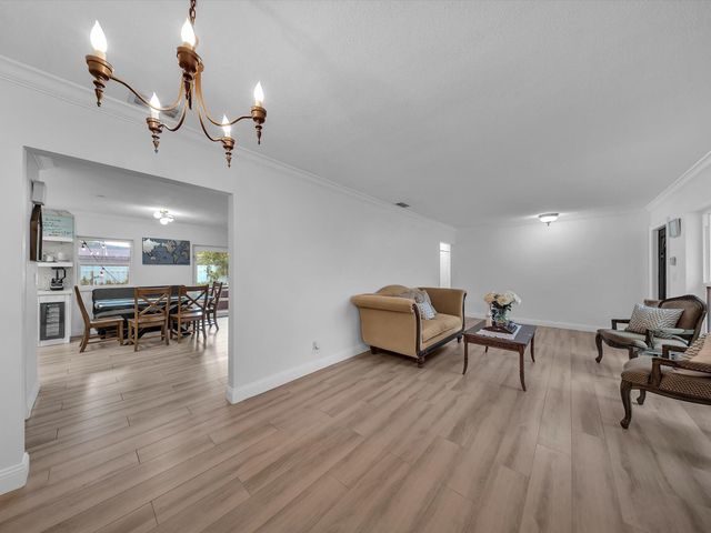 834 Ramblewood Drive, Coral Springs, FL 33071