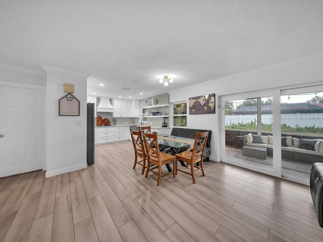834 Ramblewood Drive, Coral Springs, FL 33071