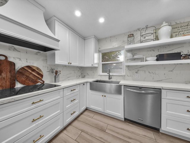 834 Ramblewood Drive, Coral Springs, FL 33071