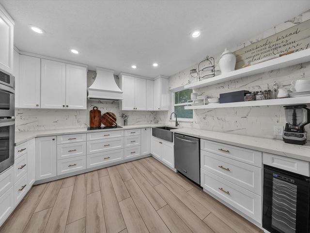 834 Ramblewood Drive, Coral Springs, FL 33071