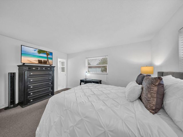 834 Ramblewood Drive, Coral Springs, FL 33071
