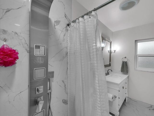 834 Ramblewood Drive, Coral Springs, FL 33071
