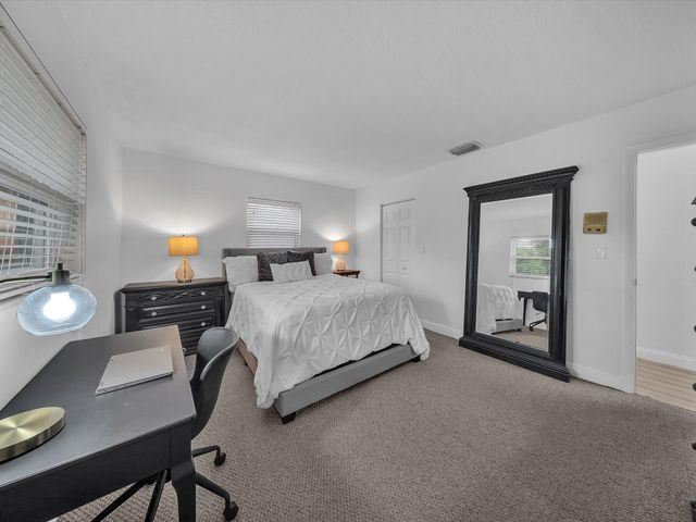 834 Ramblewood Drive, Coral Springs, FL 33071