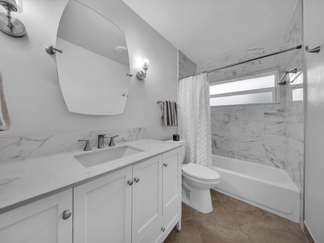 834 Ramblewood Drive, Coral Springs, FL 33071