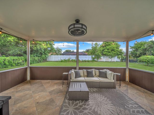 834 Ramblewood Drive, Coral Springs, FL 33071