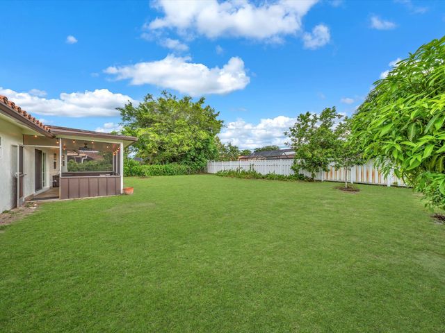 834 Ramblewood Drive, Coral Springs, FL 33071