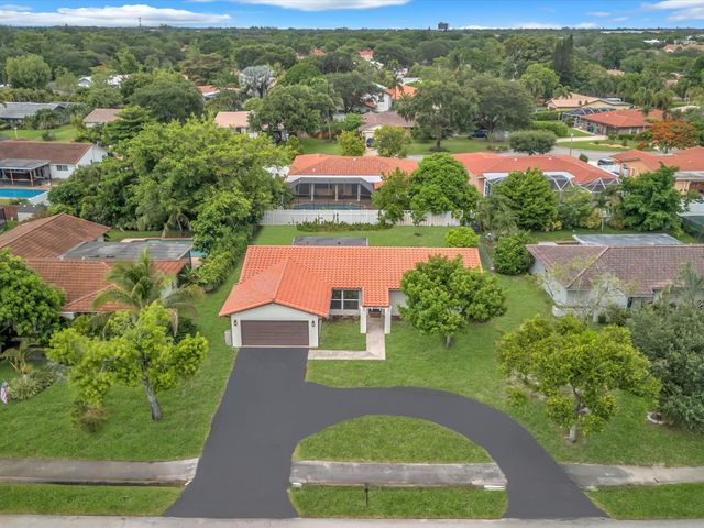 834 Ramblewood Drive, Coral Springs, FL 33071