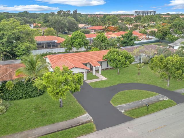 834 Ramblewood Drive, Coral Springs, FL 33071