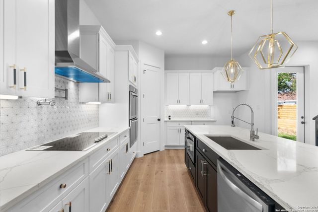 111 Dowdy, San Antonio, TX 78204