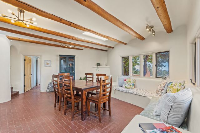 86A Arroyo Hondo, Santa Fe, NM 87508