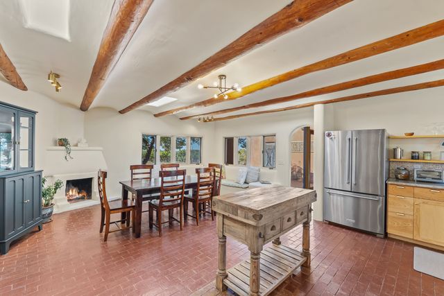 86A Arroyo Hondo, Santa Fe, NM 87508