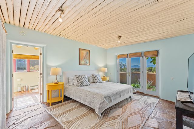 86A Arroyo Hondo, Santa Fe, NM 87508