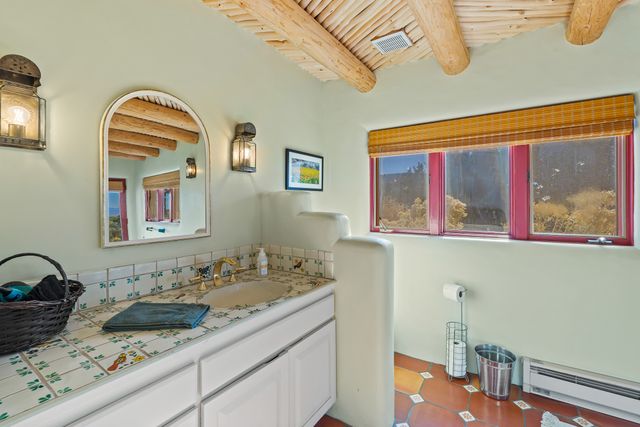 86A Arroyo Hondo, Santa Fe, NM 87508