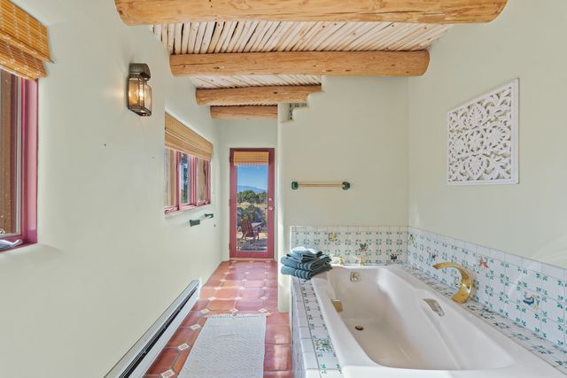 86A Arroyo Hondo, Santa Fe, NM 87508