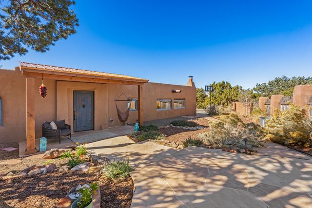 86A Arroyo Hondo, Santa Fe, NM 87508
