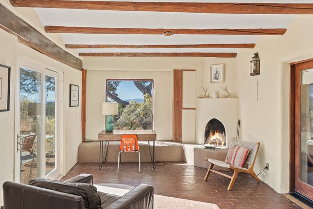 86A Arroyo Hondo, Santa Fe, NM 87508