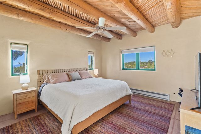 86A Arroyo Hondo, Santa Fe, NM 87508