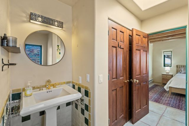 86A Arroyo Hondo, Santa Fe, NM 87508