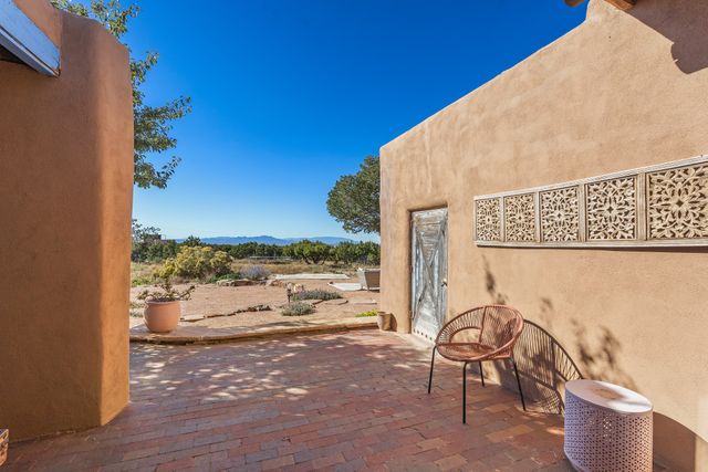 86A Arroyo Hondo, Santa Fe, NM 87508
